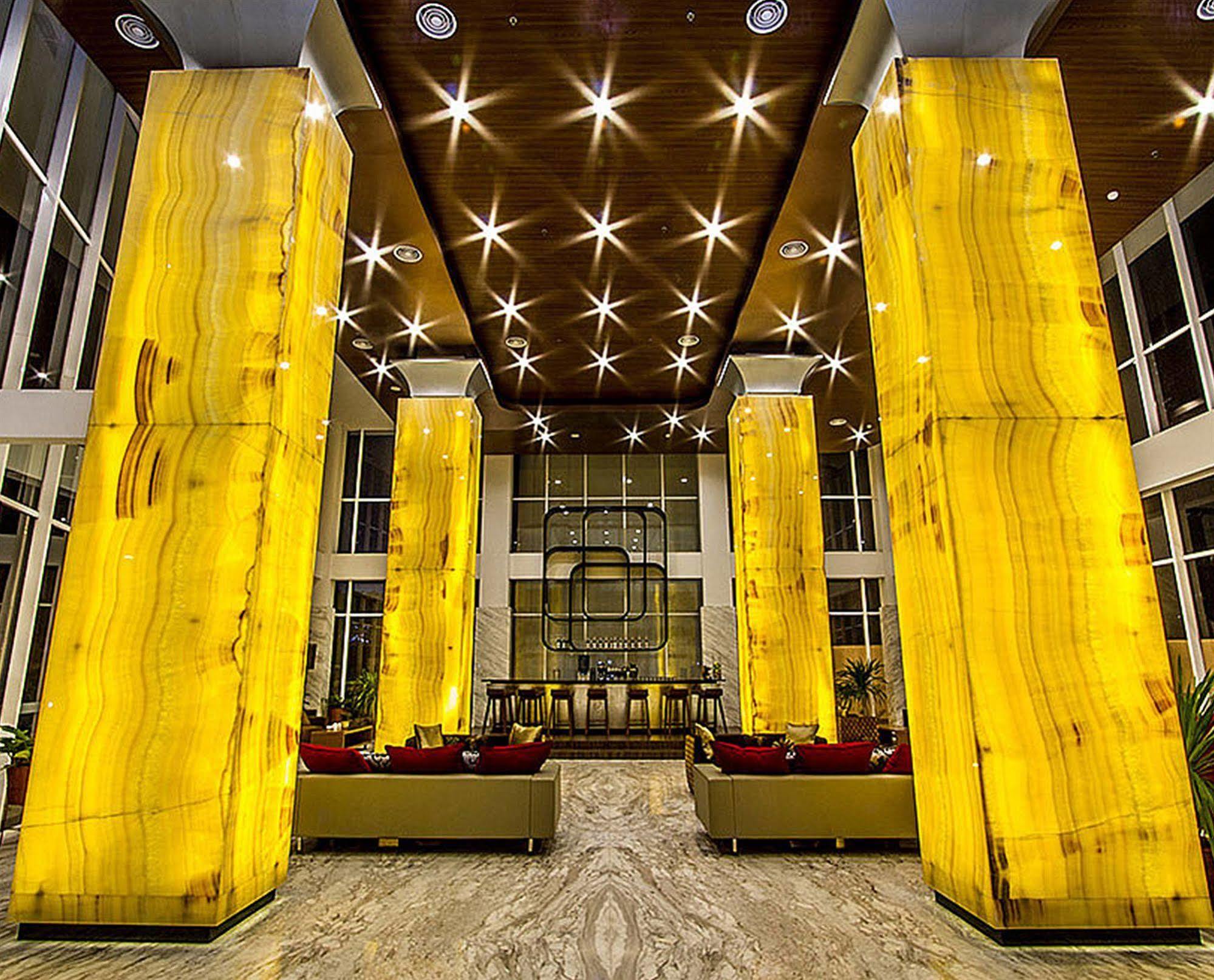Hariston Hotel & Suites, Pluit - Джакарта Екстер'єр фото