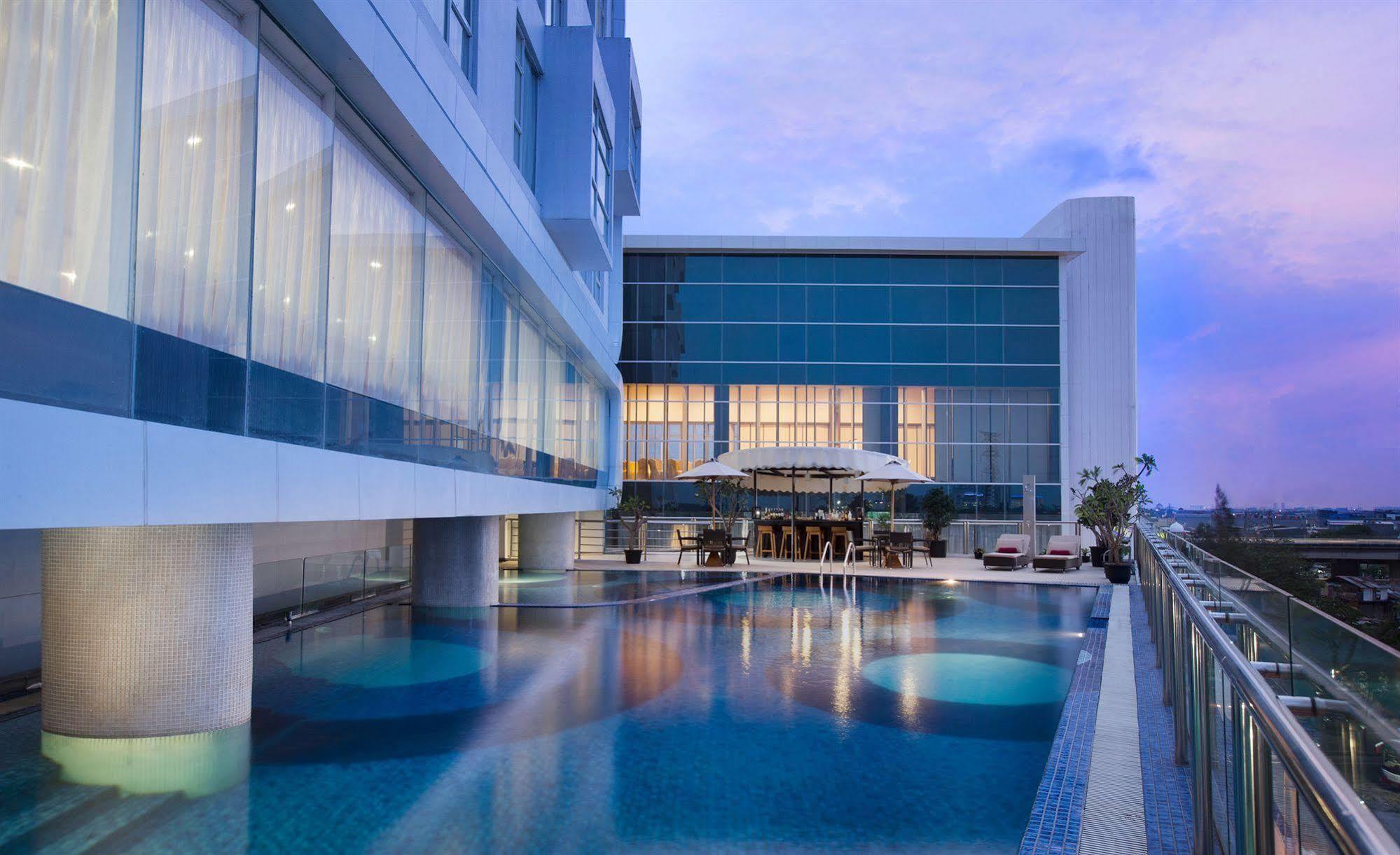 Hariston Hotel & Suites, Pluit - Джакарта Екстер'єр фото
